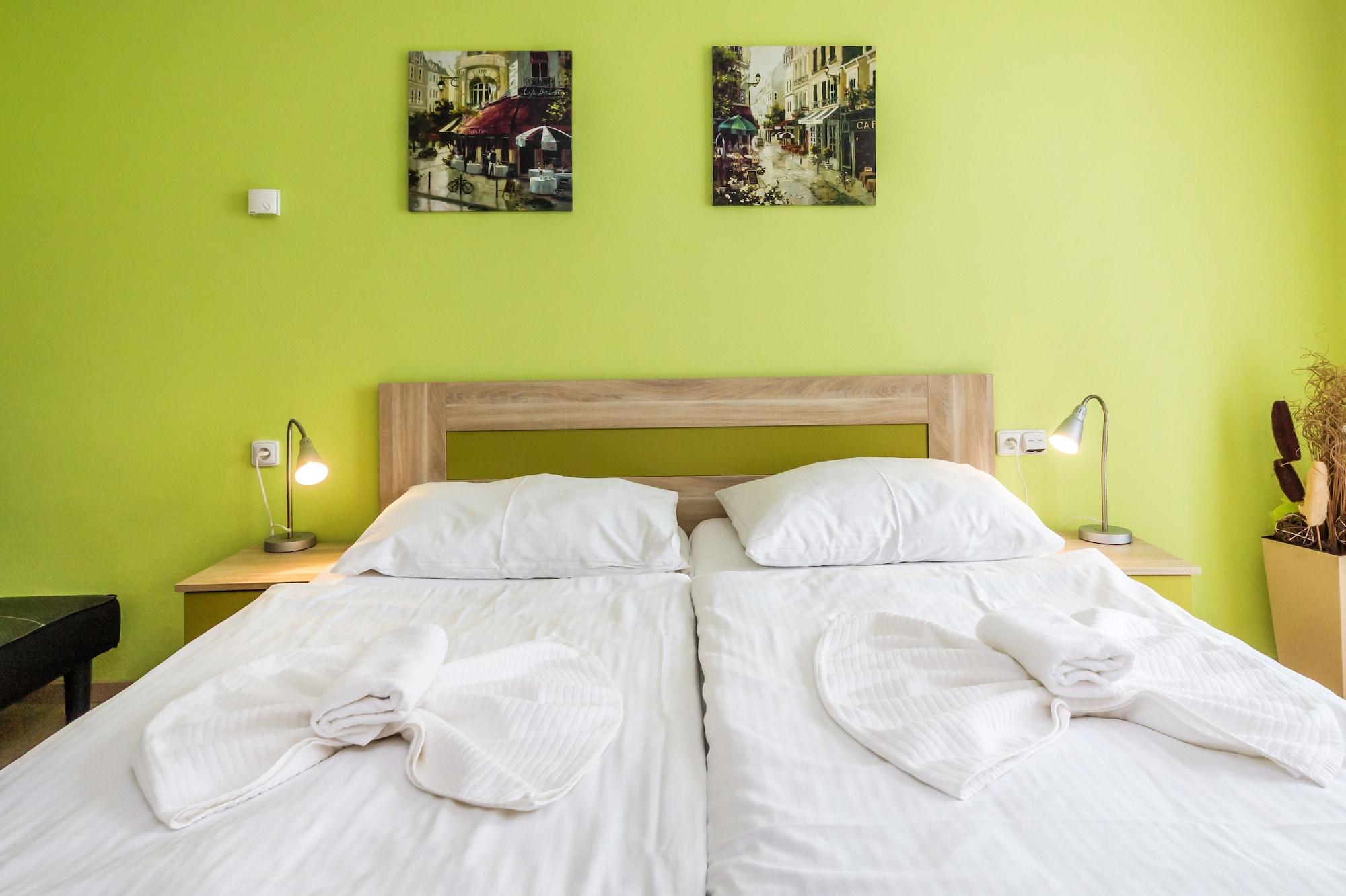 Nad Kralovnou Hotel & Restaurant Praga Zewnętrze zdjęcie