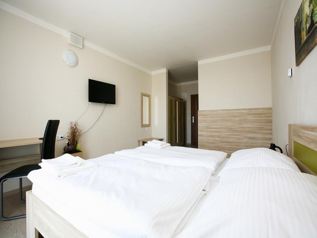 Nad Kralovnou Hotel & Restaurant Praga Zewnętrze zdjęcie