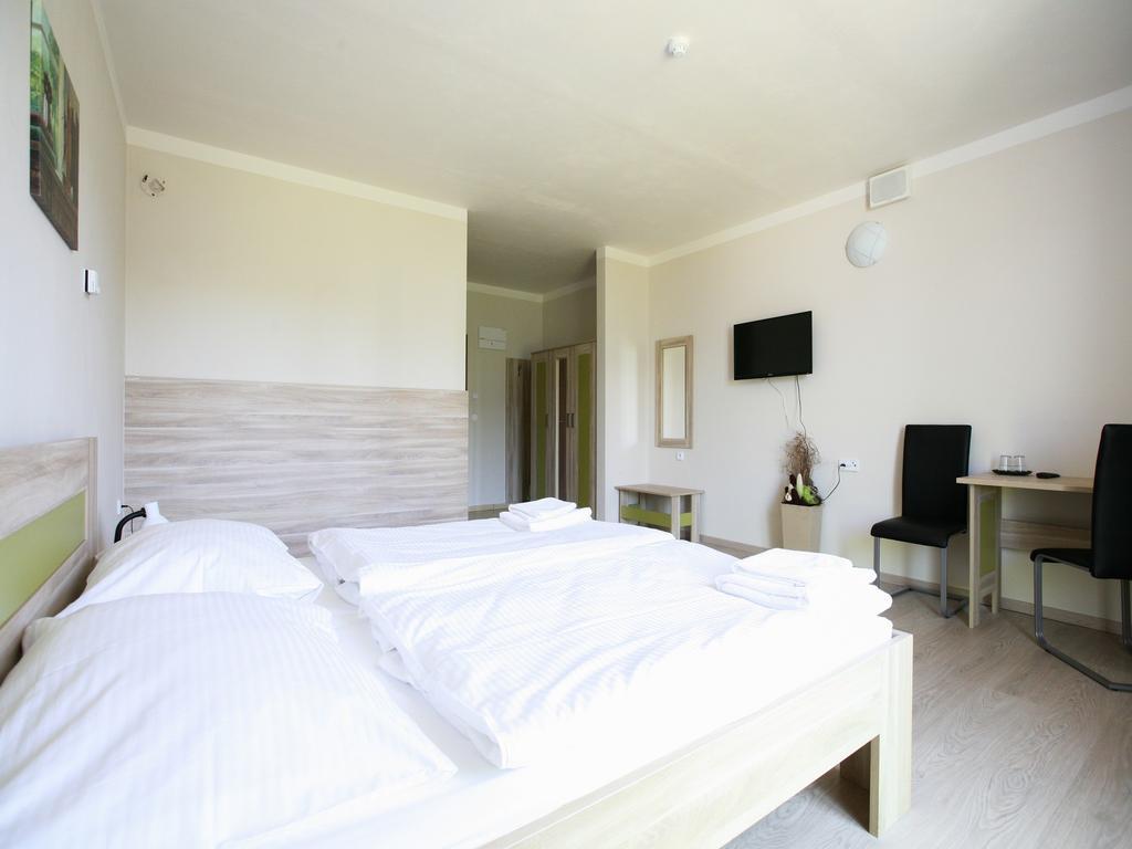 Nad Kralovnou Hotel & Restaurant Praga Zewnętrze zdjęcie
