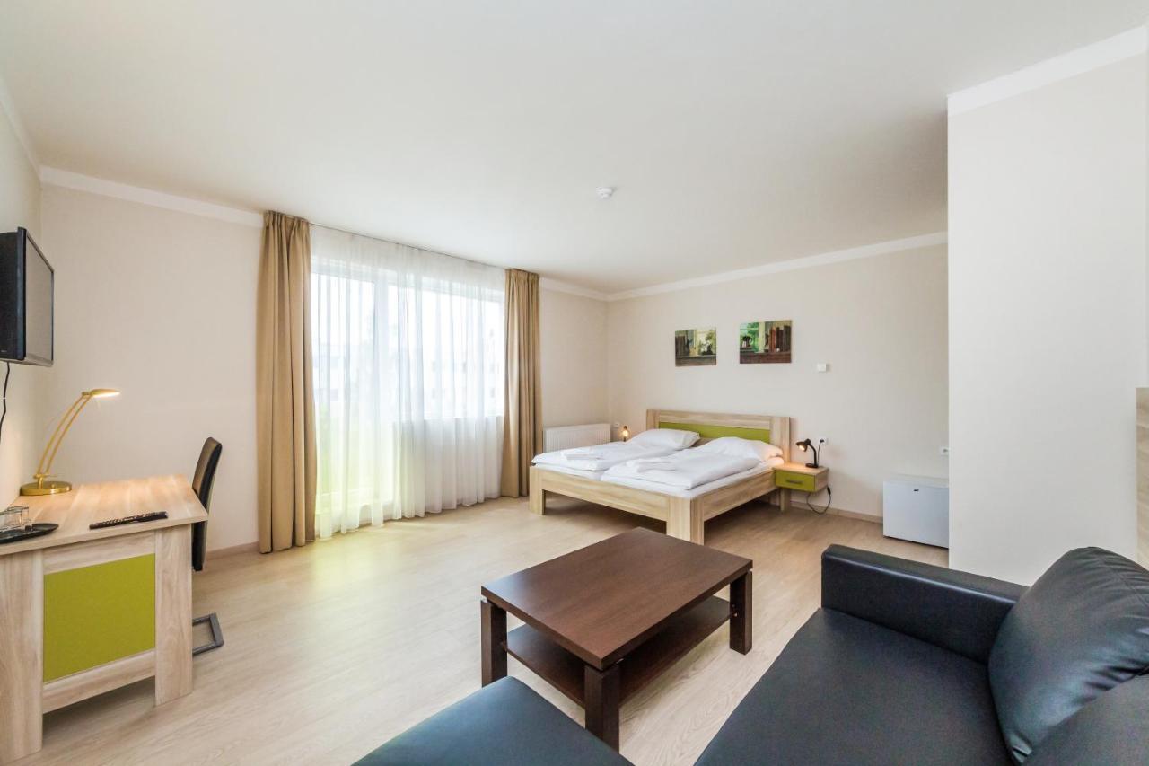 Nad Kralovnou Hotel & Restaurant Praga Zewnętrze zdjęcie